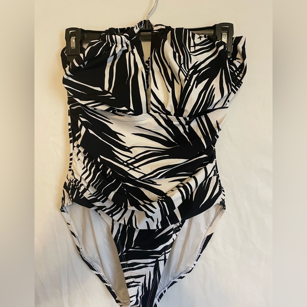 Women’s La Blanca size 8 one piece swimsuit 💕😍